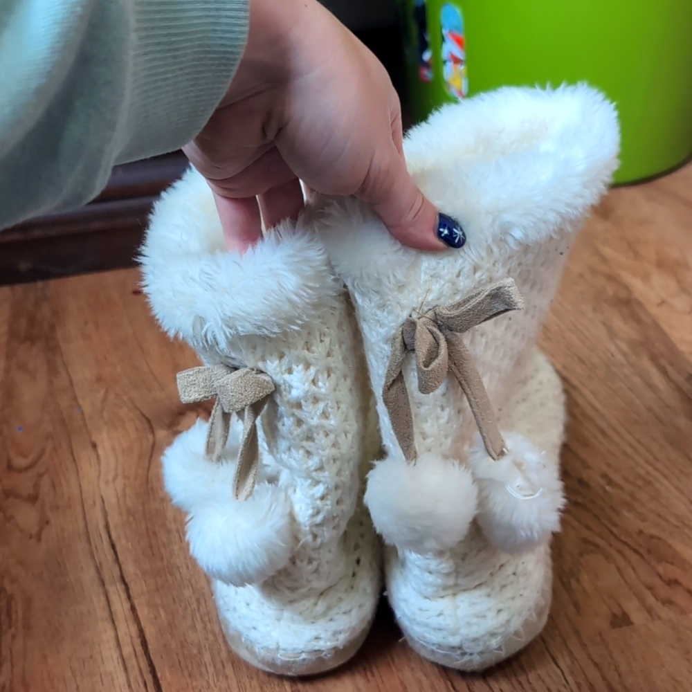 Knit white bootie slippers size 7